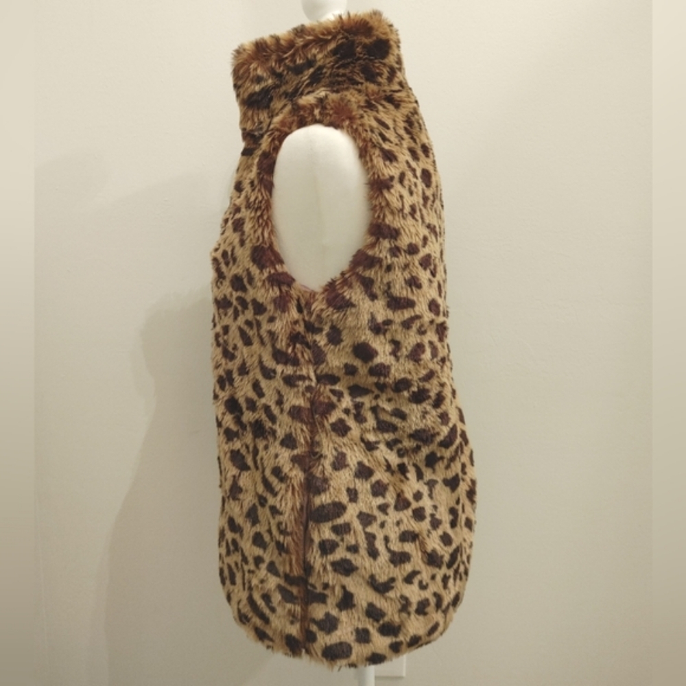 NWT Leopard Faux Fur Vest - Size Small - Picture 3 of 8
